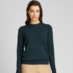 Uniqlo 100% wool crewneck sweater